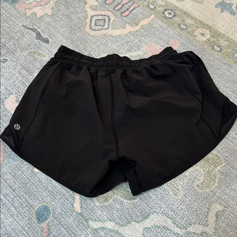 lululemon hotty hot black shorts